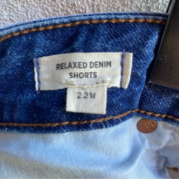 Madewell Relaxed Denim Shorts size 22W in Medium Wash - Picture 5 of 7
